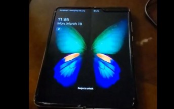 Working Samsung Galaxy Fold handled on video 