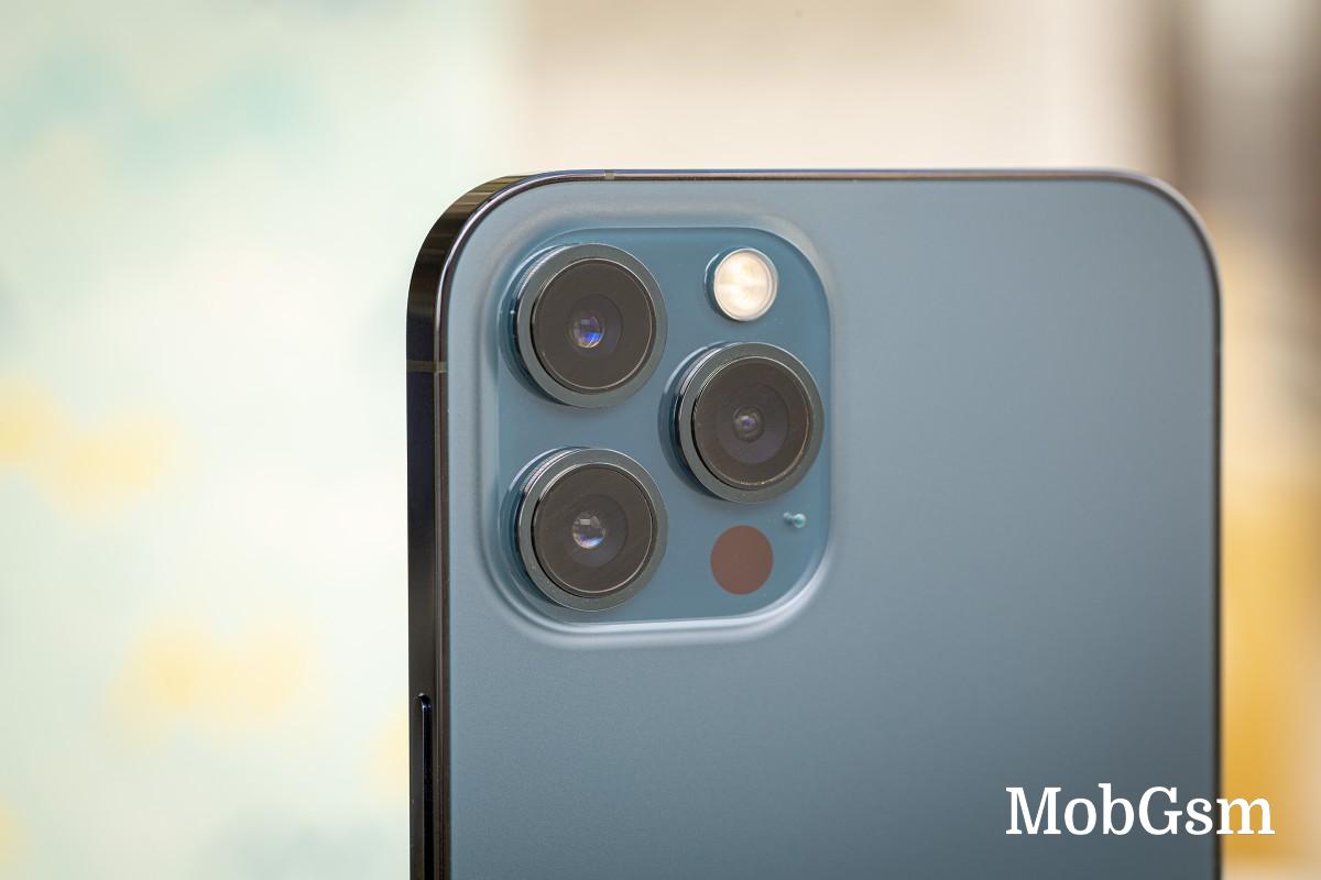 The iPhone 12 Pro Max has a 2.5x telephoto lens and a 5P fixed-focus ultra wide lens