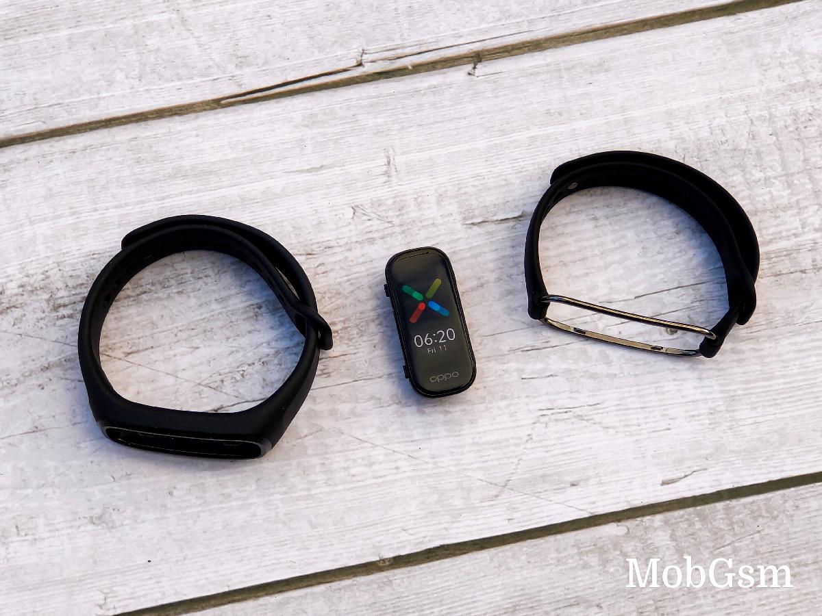 Oppo Band Style with Sport strap on the left and Style strap on the right