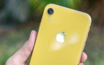 Reports suggest iPhone SE 3 is coming with LCD next spring