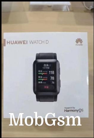 Huawei Watch D box and blood pressure readings (images: via Weibo)