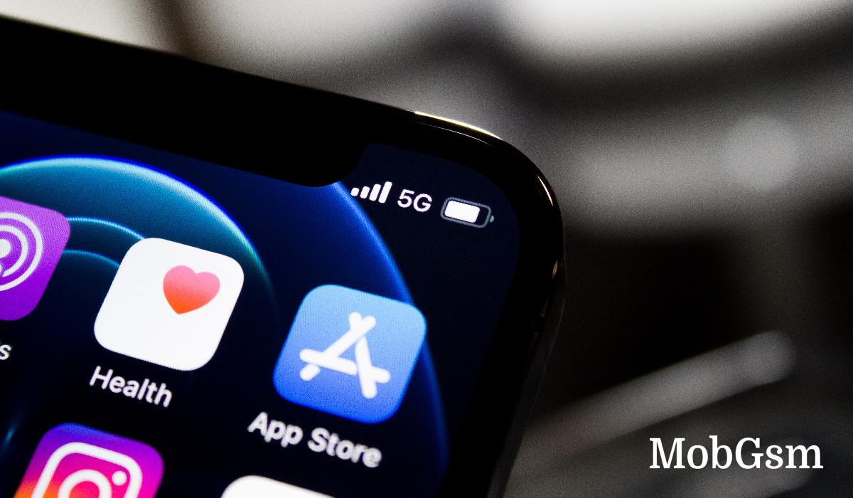 Apple to open iOS for third-party app stores next year