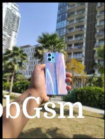 Realme 9 Pro+ Sunrise Blue version with Light Shift Design