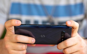 Two Black Shark 5 models appear on TENAA