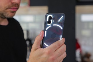 Nothing Phone (2)