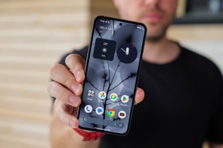 Nothing Phone (2)