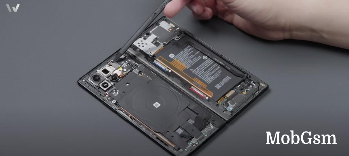 Xiaomi Mix Fold 3 teardown reveals the new hinge and vertical stack motherboard design 