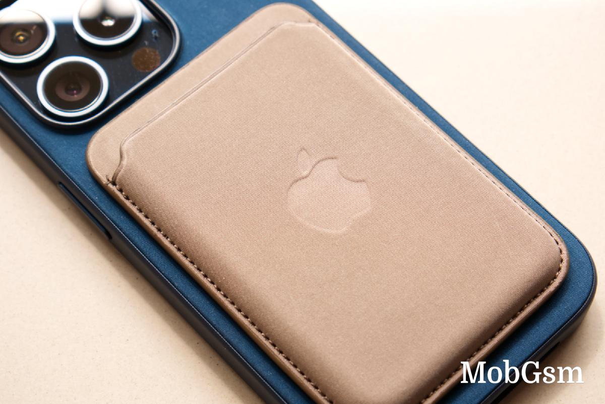 Apple FineWoven Case and Wallet hands-on