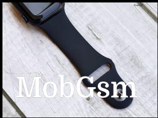 Apple Watch Series 8 41mm Aluminum came bundled with black-colored Sport Band