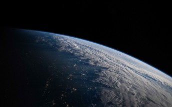 Starlink's Direct To Cell service will start with texting next year, voice and data in 2025