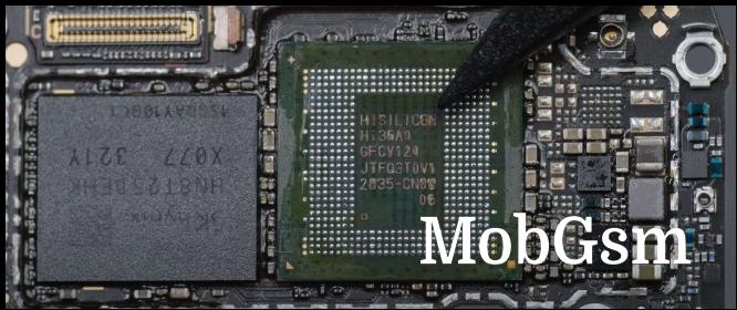 Huawei Mate 60 Pro motherboard with Kirin 9000s chip