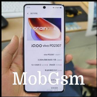 Alleged vivo iQOO 12 smartphone | Image source: Weibo