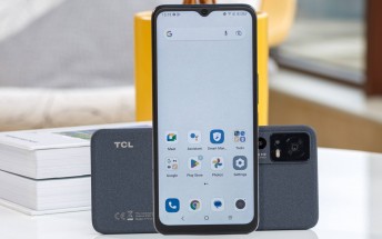 TCL 40 NxtPaper 5G unboxing