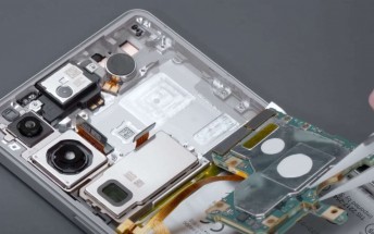 See inside the Xperia 1 VI in first teardown video