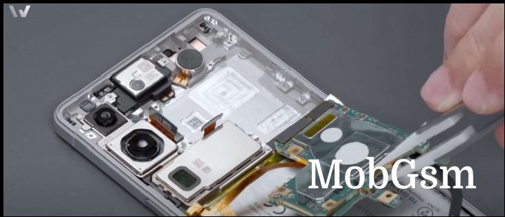 See inside the Xperia 1 VI in first teardown video