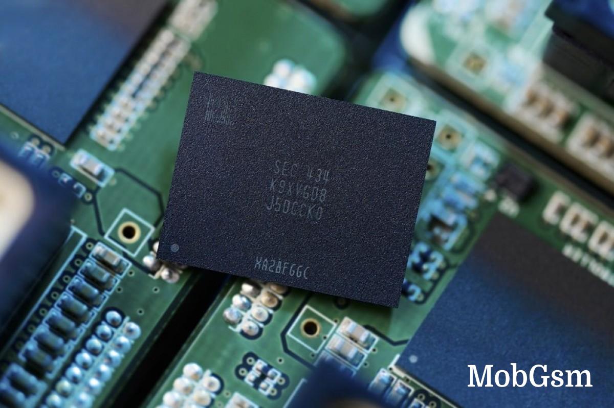 Samsung begins mass production of QLC V-NAND for AI Era