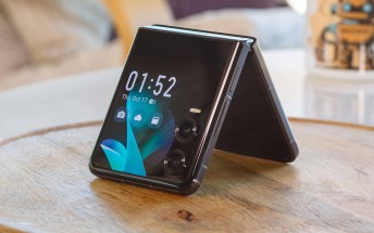 Infinix Zero Flip unboxing