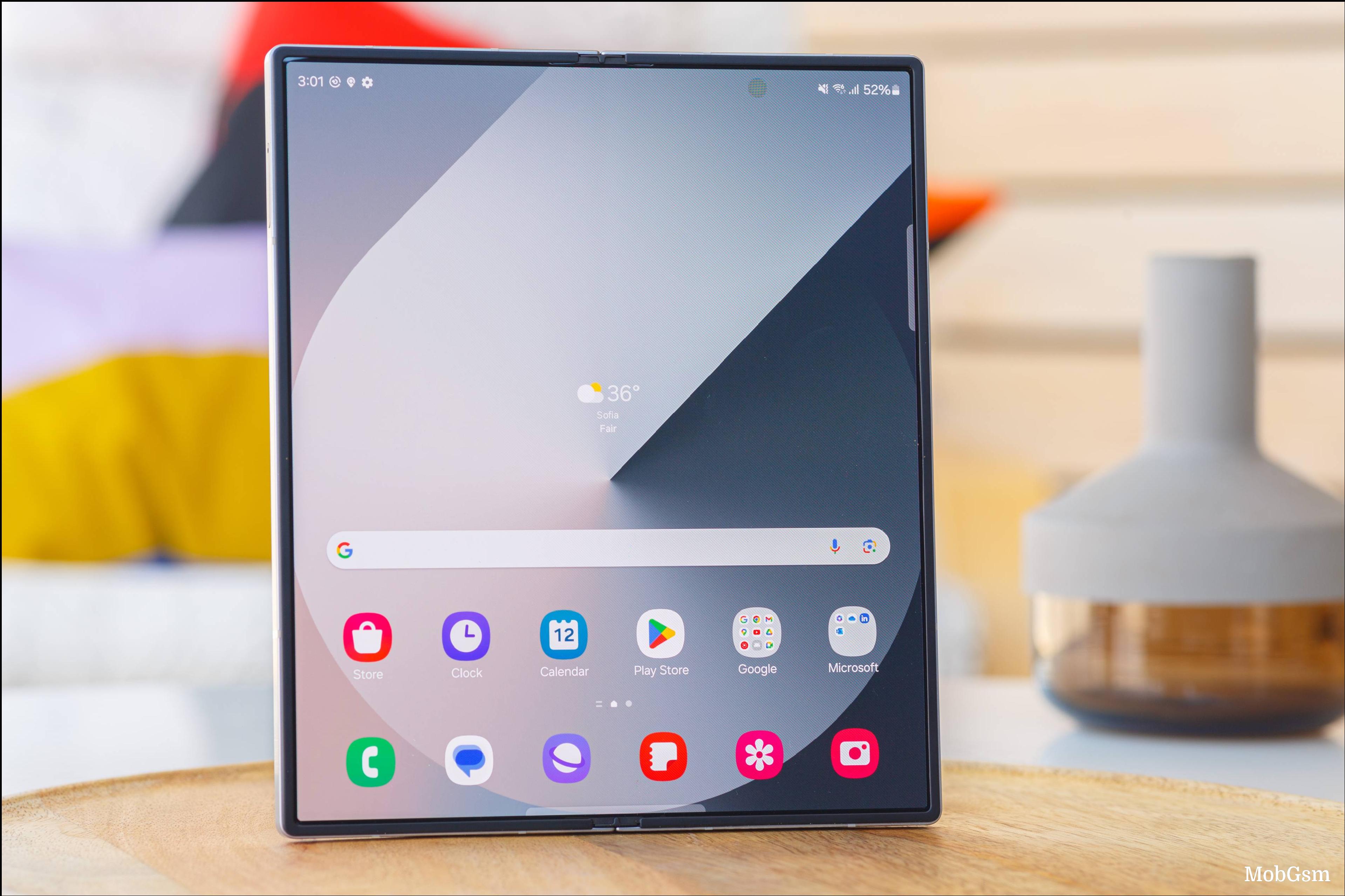 Samsung's foldable iPhone screen will have a feature that the Galaxy Z Fold6 doesn't