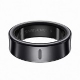 Samsung Galaxy Ring in Titanium Silver and Titanium Black