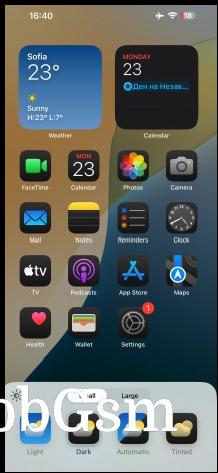 Customizing the homescreen and icons - Apple iPhone 16 review