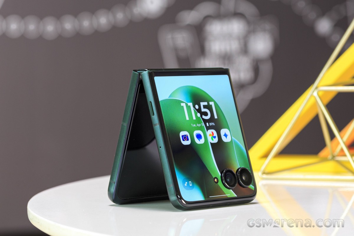 Motorola Razr, Razr+ and Razr Ultra 2025 are now for sale